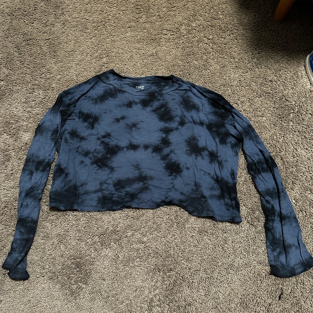 Crop long sleeve shirt